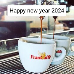 Buon anno! Che il 2024 sia pieno di gioia, salute e successo! 🎉🎊